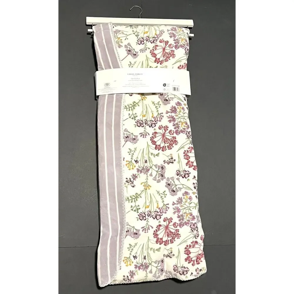 Laura Ashley Fleece Plush Throw Blanket Reversible Lavender Floral 50X70” ORCHID